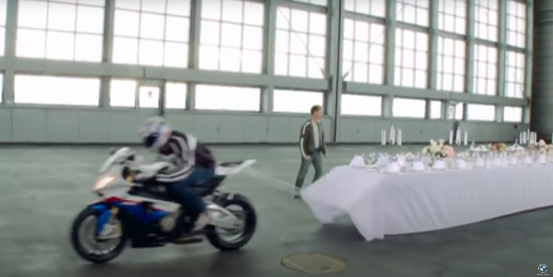 當年BMW S1000RR以0-100公里加速2.9秒的成績挑戰成功